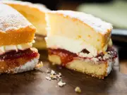 Chef swaps oven for rice cooker to make 'super soft' cake
