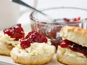 Chef's 3-Ingredient Scone Recipe for Fluffy Results