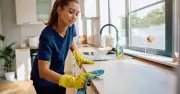 Cleaner's 3p Cupboard Staple for Hard-to-Reach Spots