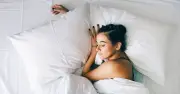 Cool bedroom without fan using bathroom towel