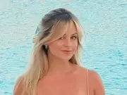 Coronation Street's Tina O'Brien stuns in bikini on lavish holiday