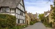 Cotswolds Insider Shares 6-Mile Walk Through Three Villages