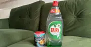Couch cleaning: baking soda beats washing up liquid in test