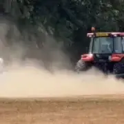 Council uses tractor to kick up dust forcing traveller caravans out in Gosport