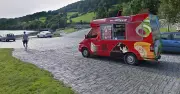 Couple's ice cream stop ends with £100 parking charge