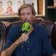 Crouch backs Arsenal for title, predicts top four