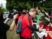 De Ligt joins Man Utd Ireland camp despite back surgery recovery