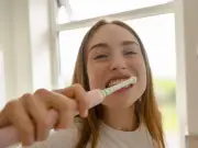 Dentists agree: brush your teeth before breakfast, not after
