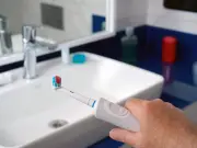Dentists agree: Wait 30 minutes after eating before brushing