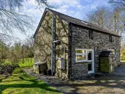 Dog-friendly cottage earns top marks as coast and mountain escape