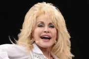 Dolly Parton offered to try experimental drugs before death, sister says