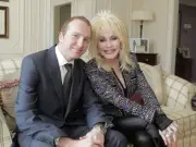 Dolly Parton Remembered: Kindness, Charisma, and the Real Woman Behind the Legend