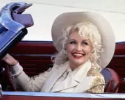 Dolly Parton's Big-Screen Presence Proved She Was an Electric Movie Star