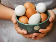 Egg shoppers told to check for tiny red lion mark to avoid salmonella risk