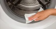 Eliminate washing machine mould in 10 minutes with white vinegar