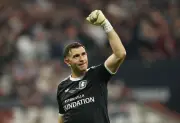Emi Martinez set for Chelsea switch as £7.5m deal agreed