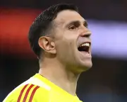 Emiliano Martínez joins Chelsea from Aston Villa in £7.5m deal