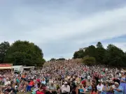 Fans pack Welsh castle to honor Bonnie Tyler at tribute day