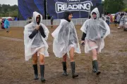 Festivalgoers set for sunshine and showers on Sunday