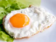 Fried eggs tastier with 1 simple ingredient not oil or butter