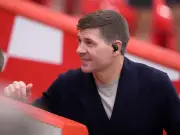Gerrard urges Liverpool to sign defensive midfielder before deadline