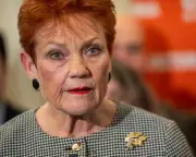 Hanson hits out at 'fake news' reports on London hotel