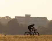 Heatwaves show UK must do more to promote cycling and walking, campaigners say
