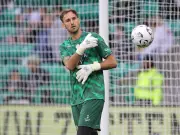 Hibs keeper Sallinger eyes Ibrox repeat to deepen Rangers woes