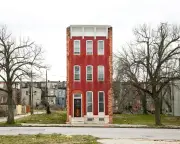 Holdout Homes: Baltimore's Last Standing Houses in Photos