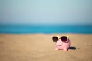 Holidaymakers struggle to shake off money worries, survey finds