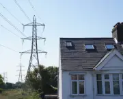 Households near new pylons to get £250 off energy bills