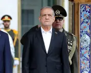 Iran's president denies threatening to resign over Hormuz talks