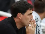 Iraola faces Jacquet selection call as Liverpool visit Newcastle