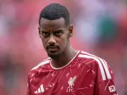 Isak booed on St James' Park return after £125m Liverpool exit