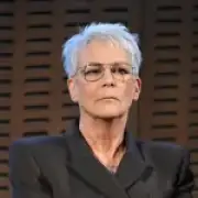 Jamie Lee Curtis clarifies New Girl comments after fan backlash
