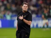 Jiffy pays tribute to 'true legend' as Erasmus reverses Kolisi captaincy call
