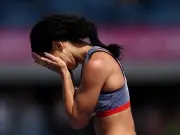 Johnson-Thompson comforted by Hodgkinson after difficult Euros