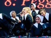Julie Hesmondhalgh stuns with Self Esteem at Pulp Wythenshawe gig