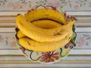 Keep bananas fresh for weeks by ditching the fruit bowl and using one simple item