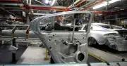 Labour to review EV sales rules but keeps 2030 petrol ban