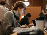 Laptops now more essential to students than books, survey finds