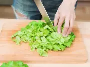 Lettuce stays fresh for weeks with one kitchen item