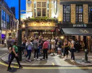 London Mayor Proposes Ban on New Pubs in Soho and West End