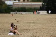 London set to record fifth heatwave as amber alert remains