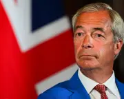 Lowe Accuses Farage of Lying Over Pact Talks