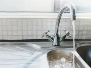 Lynsey Crombie's 10-second steam hack for smelly sink drains