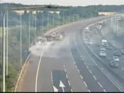 M1 southbound shut in Nottinghamshire after large field fire
