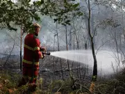 Major incident declared as crews battle wildfires near Mansfield