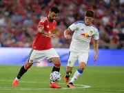 Man Utd 1-1 Leeds: Zirkzee and Aaronson trade goals in Dublin