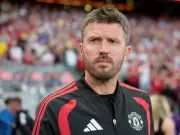 Man Utd vs Leeds friendly abandoned after pitch invasion
